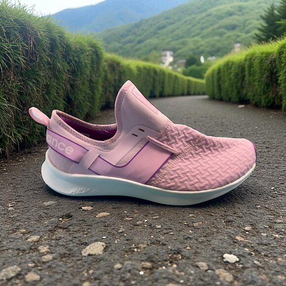 *NEW* New Balance Size 11 - Picture 1 of 5